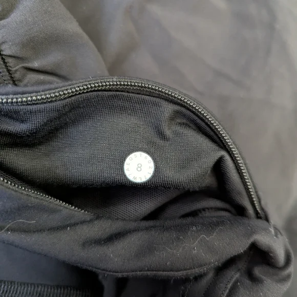 Lululemon Black Hotty Hot Built In Biker Shorts 2.5" Inseam Size 8 - Picture 6 of 10